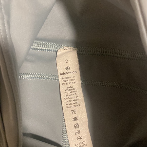 LULULEMON CAPRI LEGGINGS!! - Picture 4 of 4